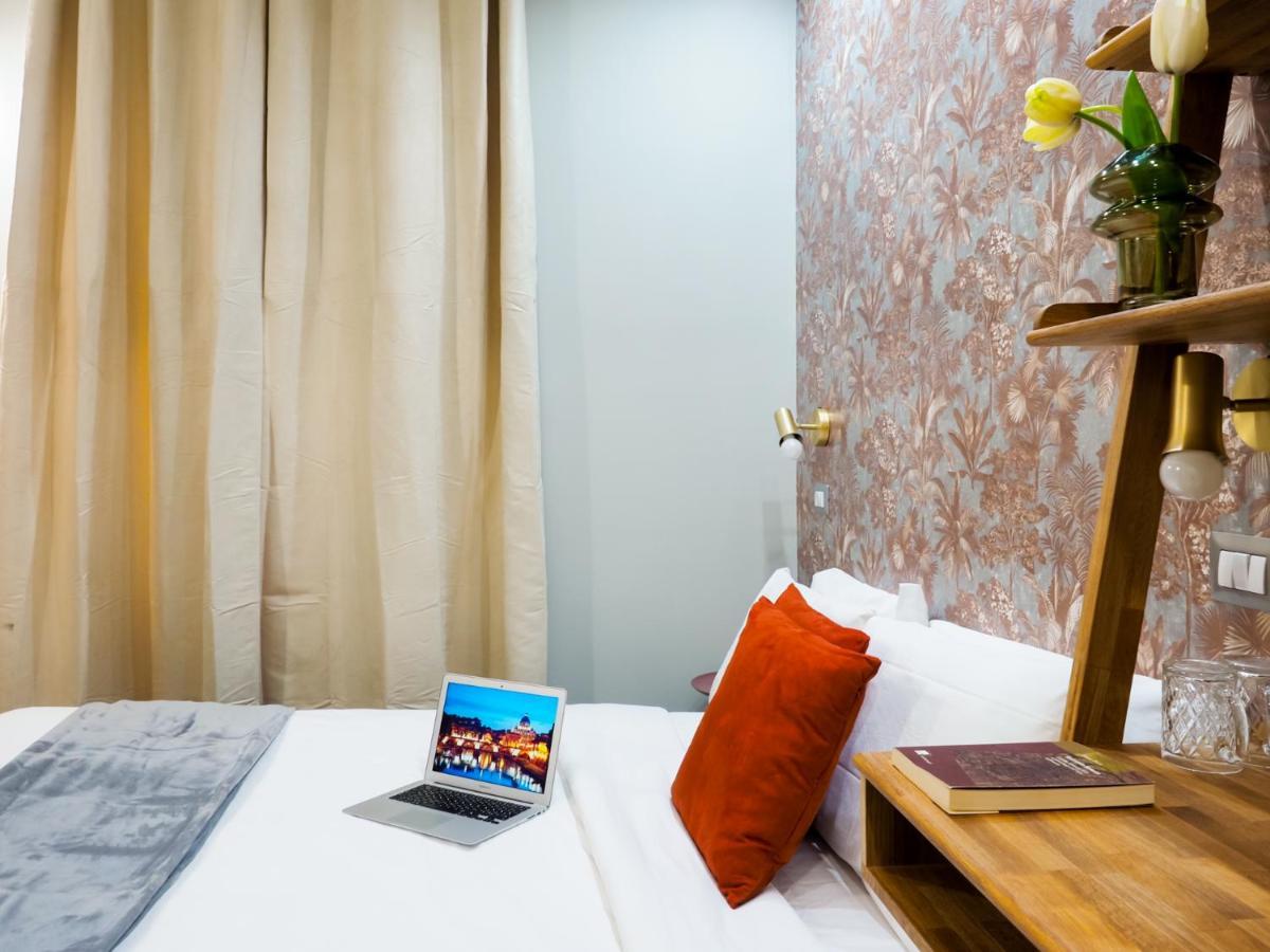 C'Est La Vie Suites Rome Exterior photo